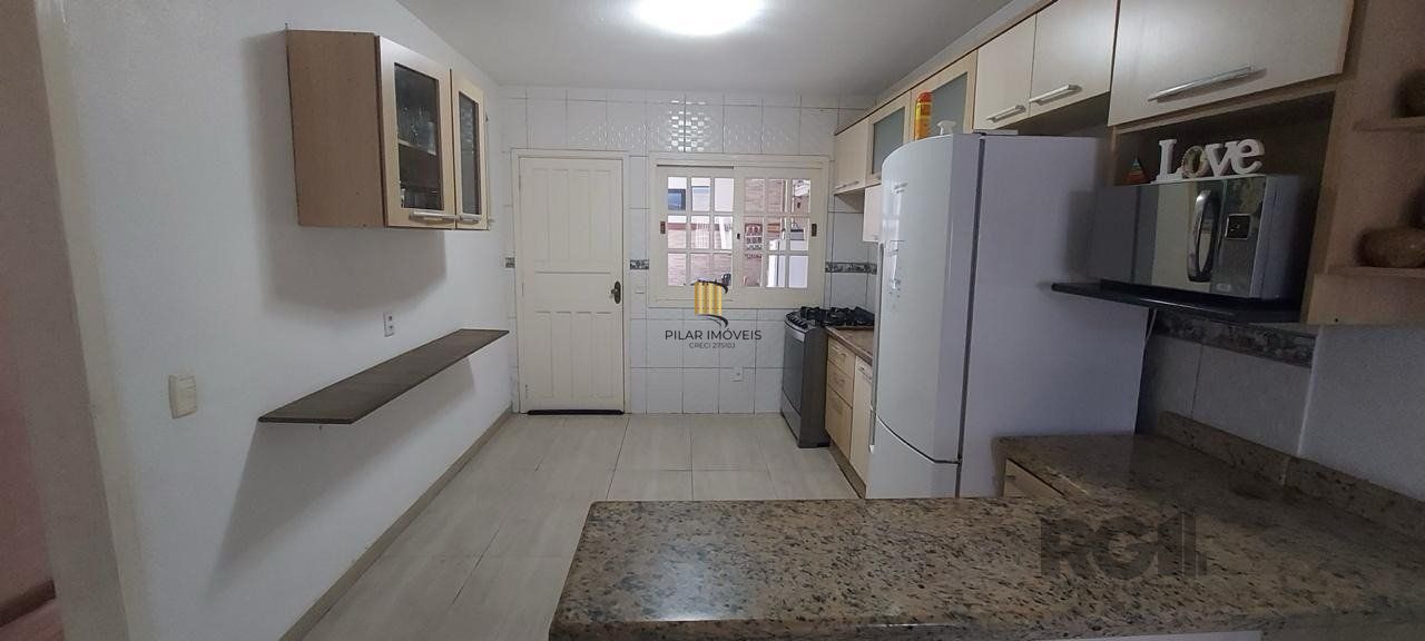 Apartamento térreo, 2 dormitórios, 2 vagas, Bairro Vila Cachoeirinha