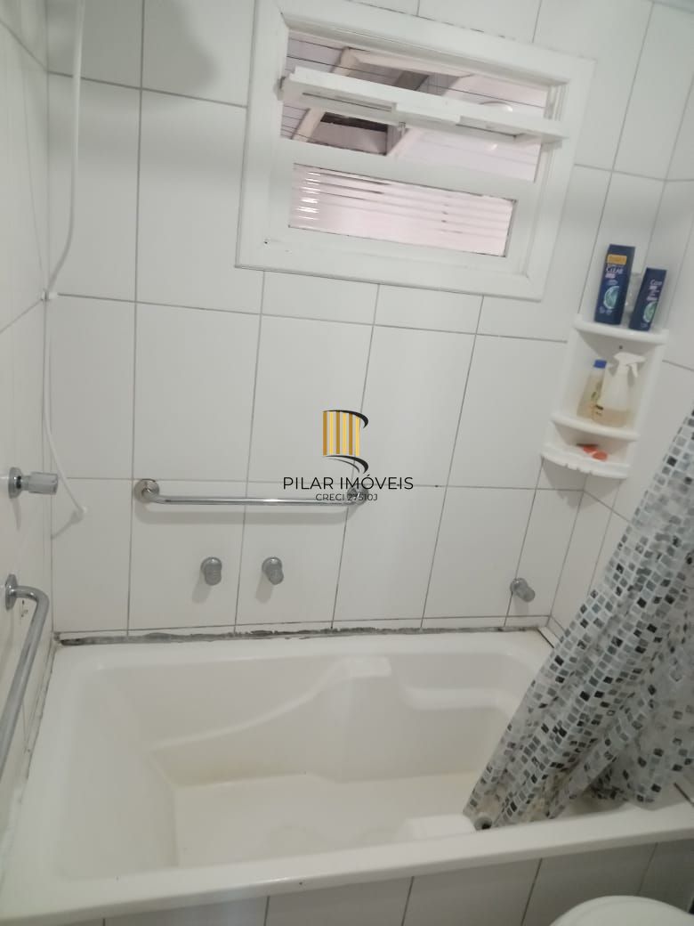 Casa 2 dormitórios, 1 suíte, 2 vagas