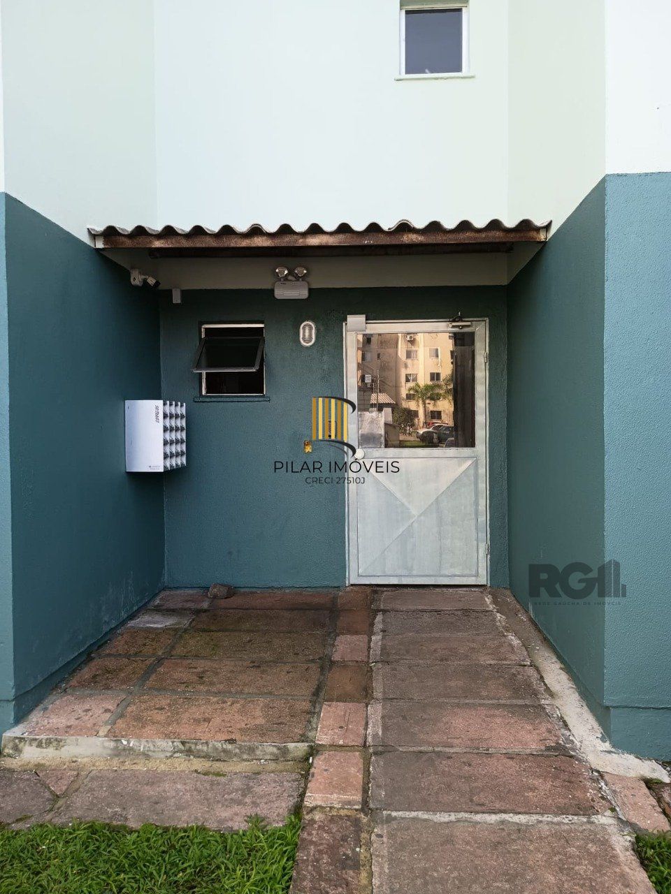 Apartamento semi mobiliado, 2 dormitórios, vaga de garagem, Bairro Santa Fé