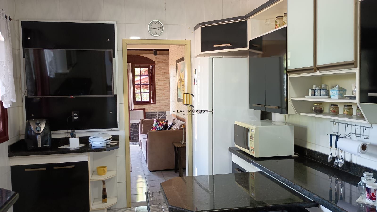 Casa 3 dormitórios, 1 suíte, 2 vagas, Bairro Monte Carlo