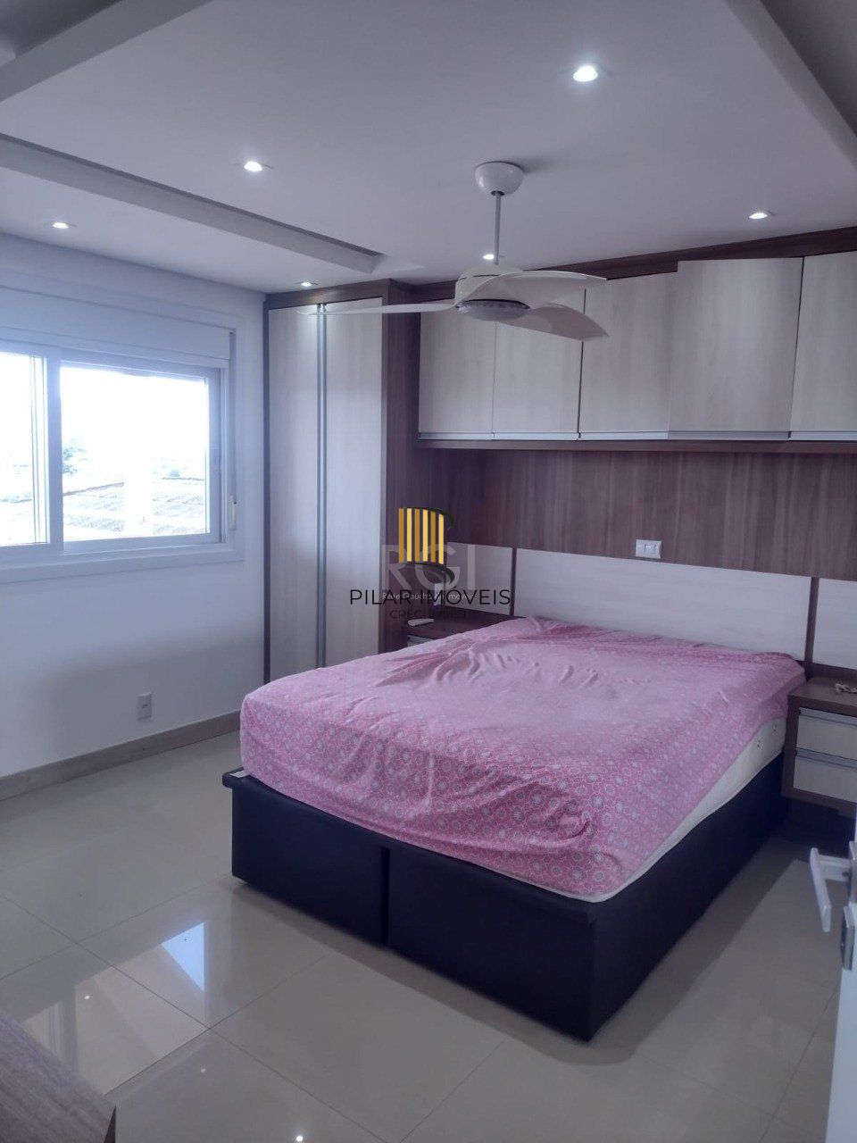 Casa sobrado mobiliado, 4 dormitórios, 1 suíte, 4 vagas de garagem, Bairro Bom Principio