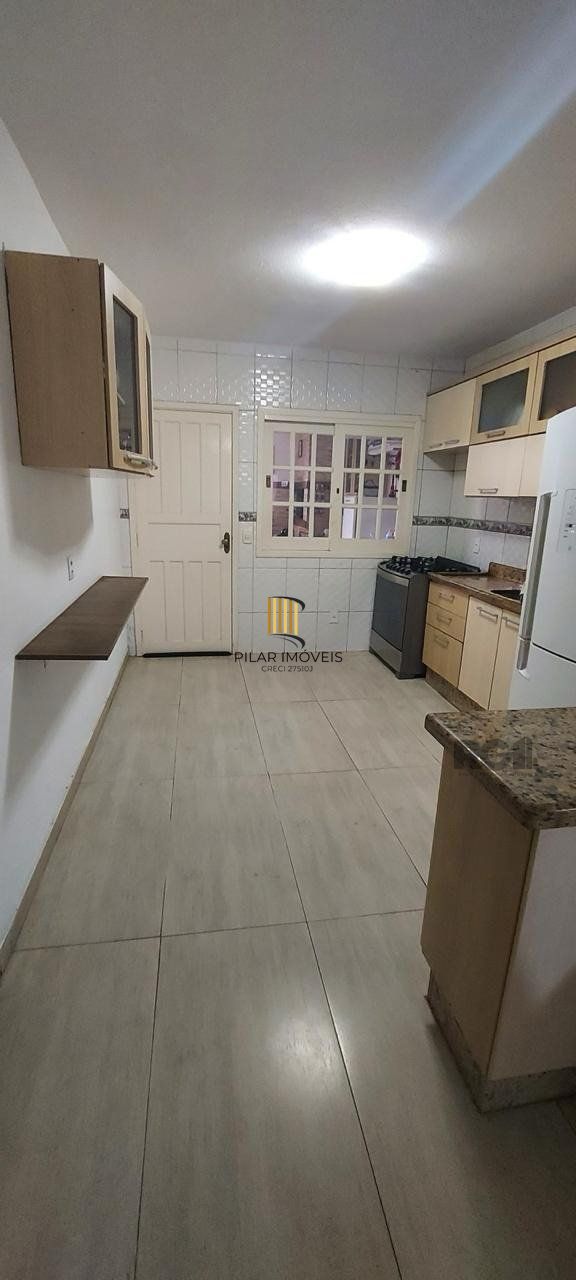 Apartamento térreo, 2 dormitórios, 2 vagas, Bairro Vila Cachoeirinha