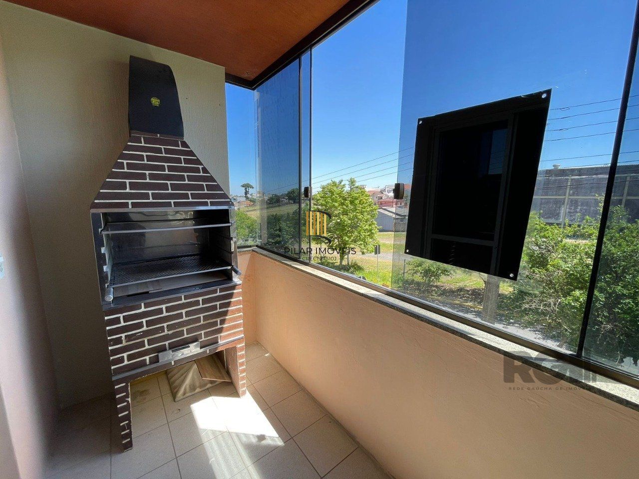 Apartamento 2 dormitórios, 1 box, Bairro Monte Carlo