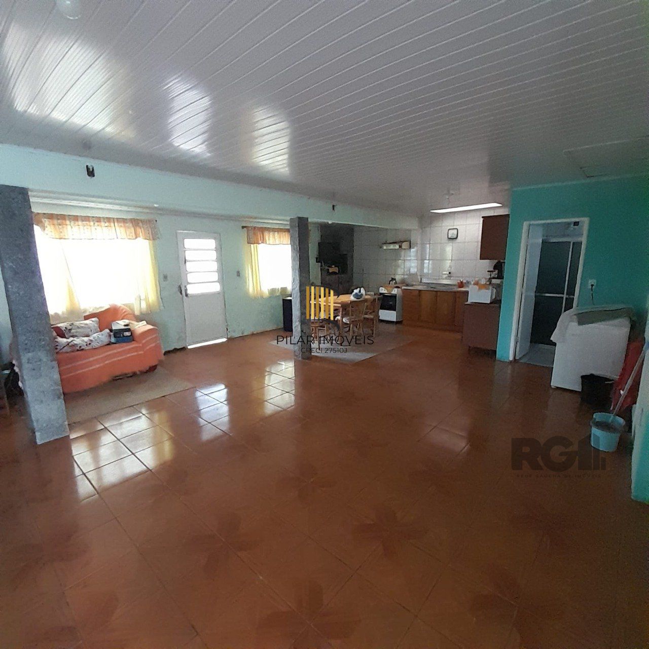 Casa 2 dormitórios, vaga de garagem, bairro São Judas Tadeu