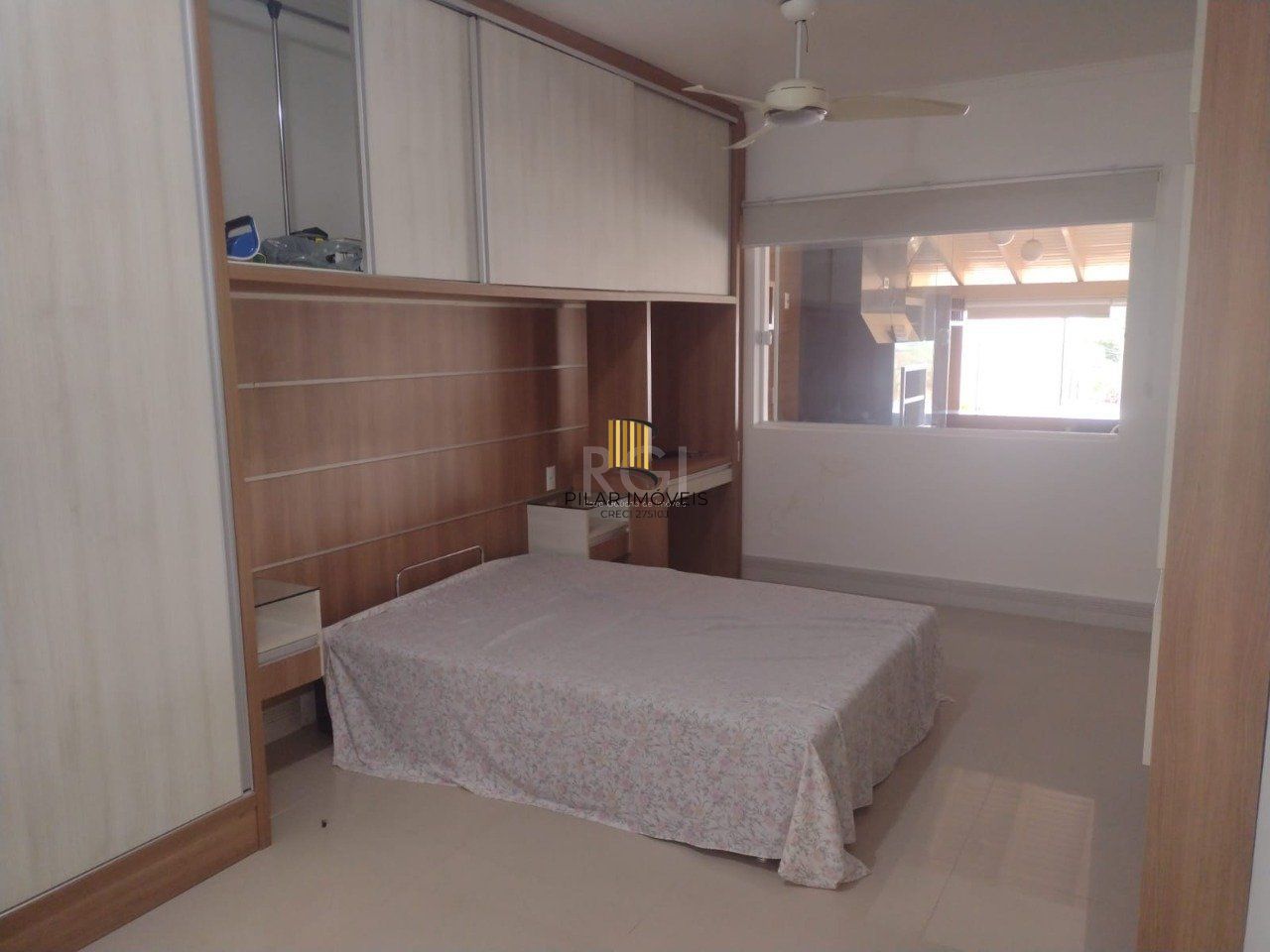 Casa sobrado mobiliado, 4 dormitórios, 1 suíte, 4 vagas de garagem, Bairro Bom Principio