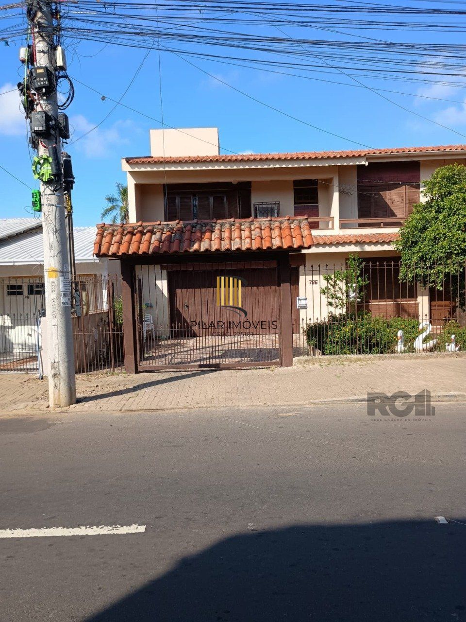 Casa 3 dormitórios, 1 suíte, vaga de garagem, Bairro Princesa Izabel