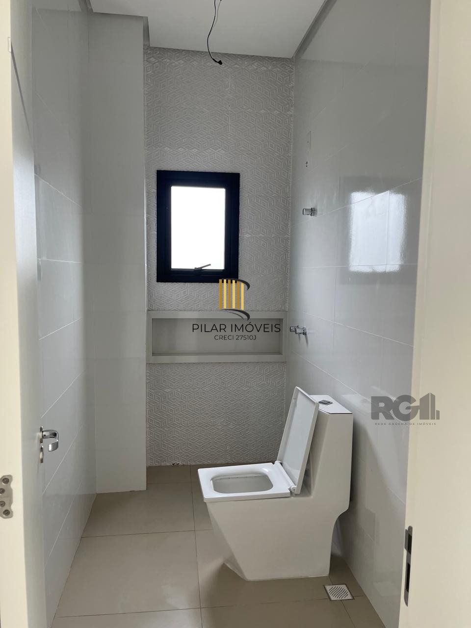 Casa sobrado em condomínio, 3 dormitórios, 1 suíte, 2 vagas, Bairro Central Park