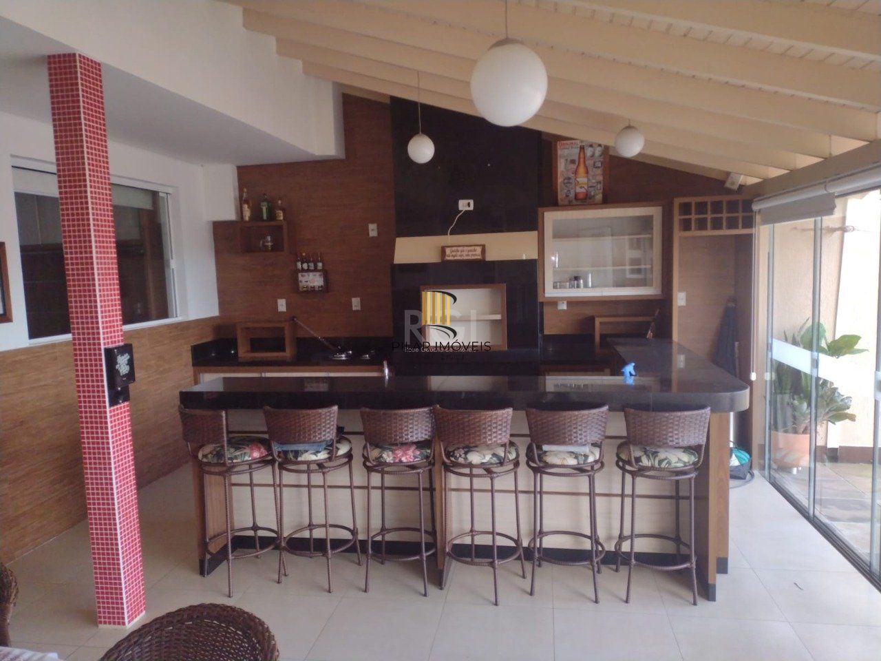 Casa sobrado mobiliado, 4 dormitórios, 1 suíte, 4 vagas de garagem, Bairro Bom Principio
