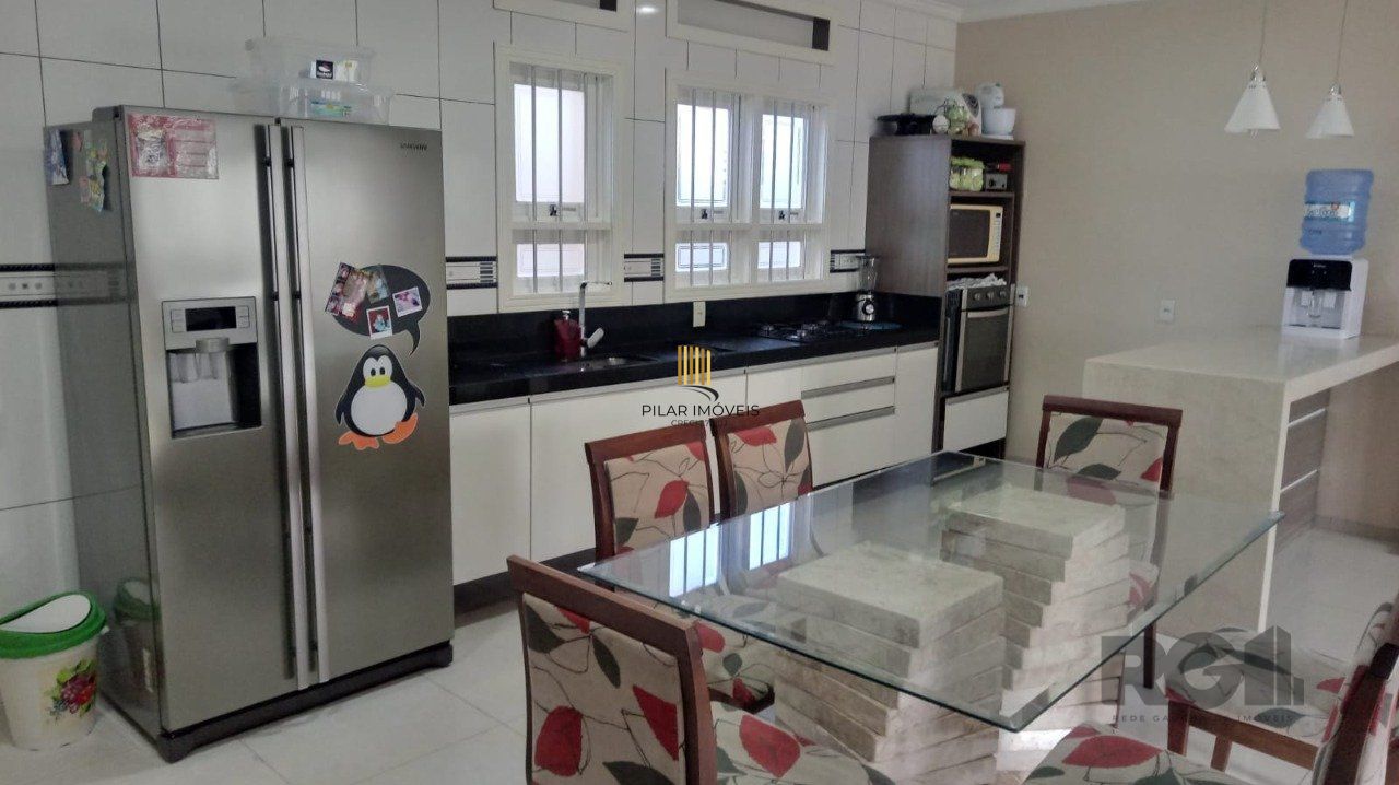 Casa sobrado semi mobiliado, 3 dormitórios, 1 suíte master, vagas de garagem, Bairro Parque da matriz