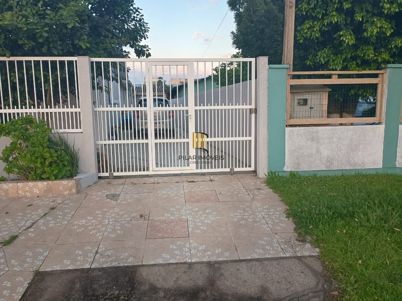 Casa 2 dormitórios, 1 suíte, 2 vagas