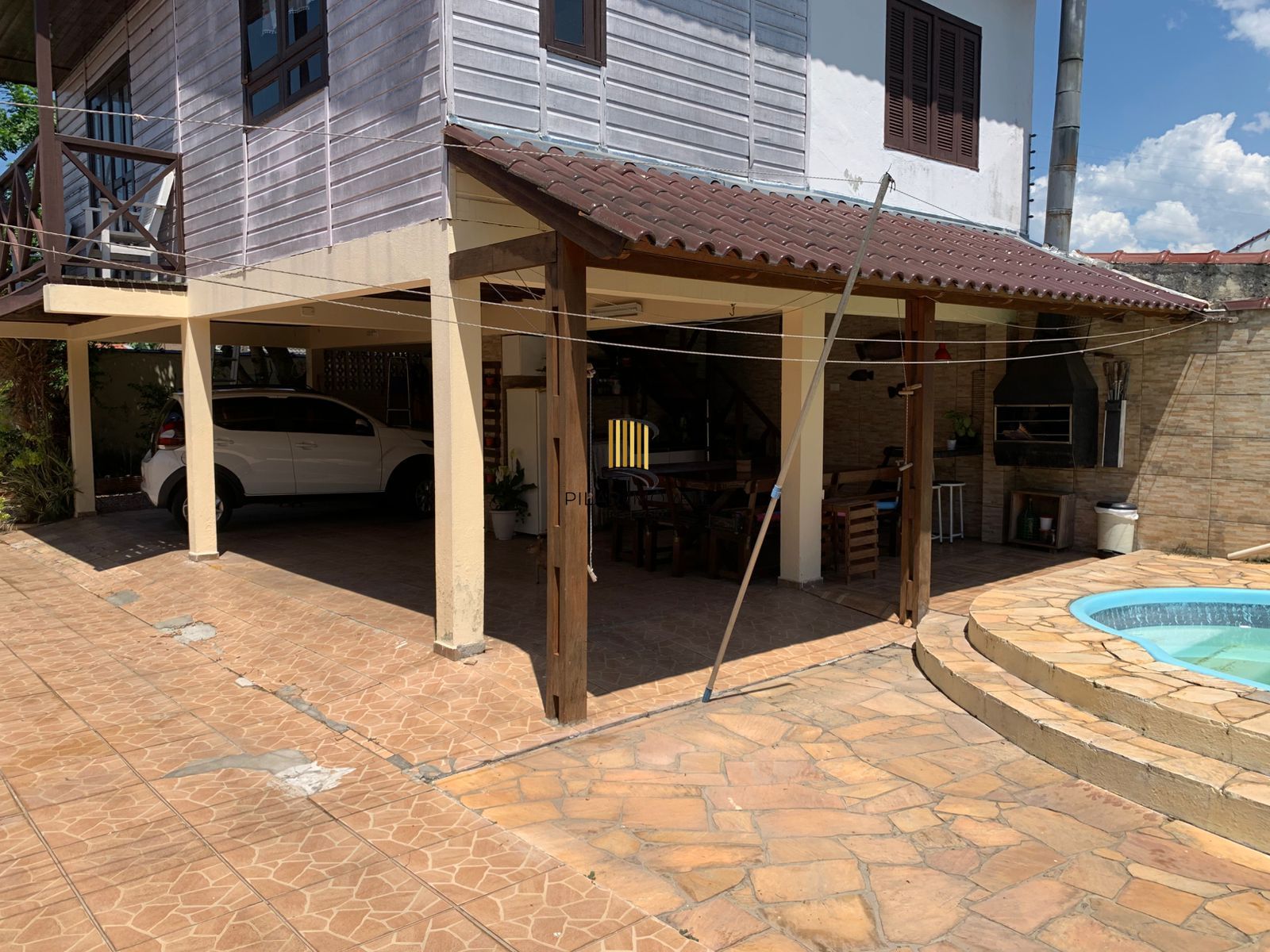 Casa 3 dormitórios, 2 vagas, Bairro Imbui