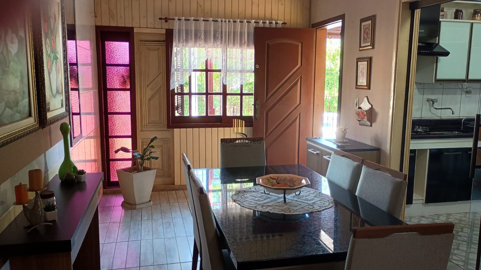 Casa 3 dormitórios, 1 suíte, 2 vagas, Bairro Monte Carlo