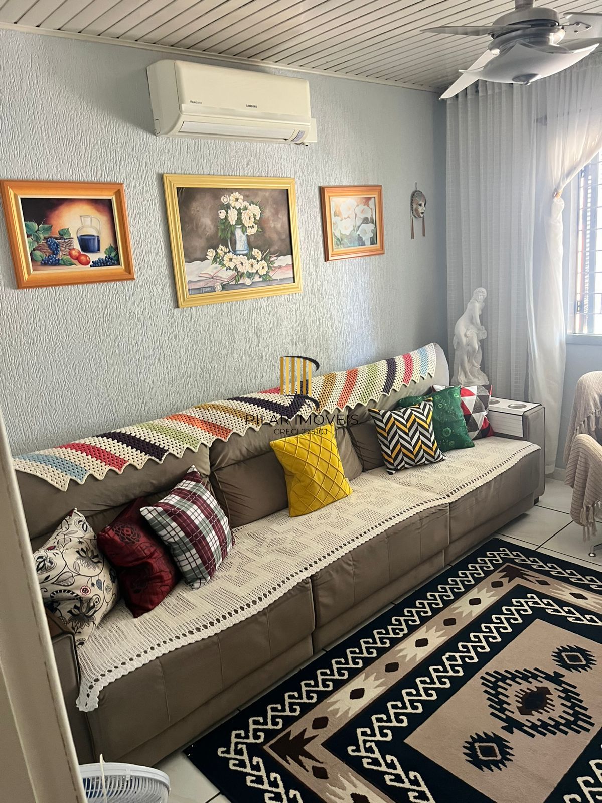 Casa 3 dormitórios, 1 suíte, 2 vagas, Bairro Parque Florido
