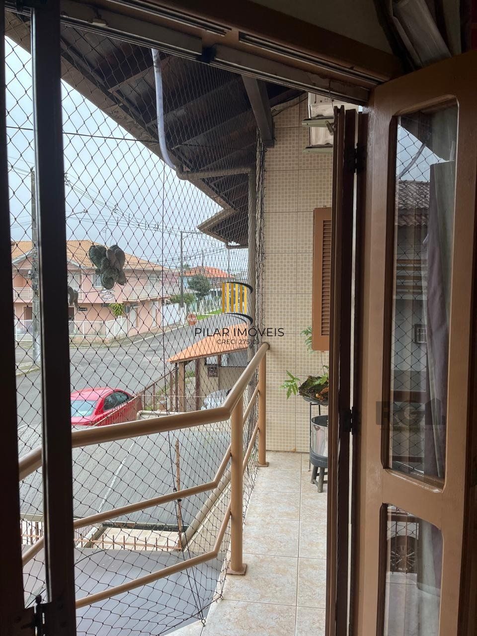 Casa sobrado mobiliado, 2 dormitórios, Bairro Imbuí
