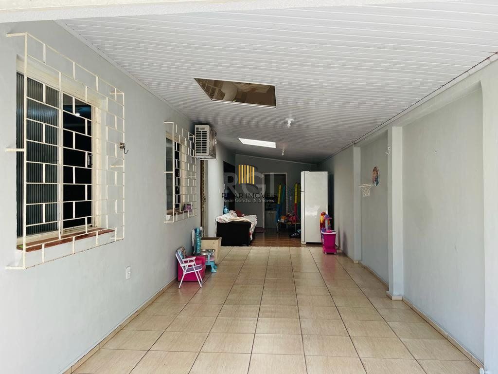 Casa semi mobiliada, 3 dorms, 3 vagas de garagem, Bairro Ponta Porã