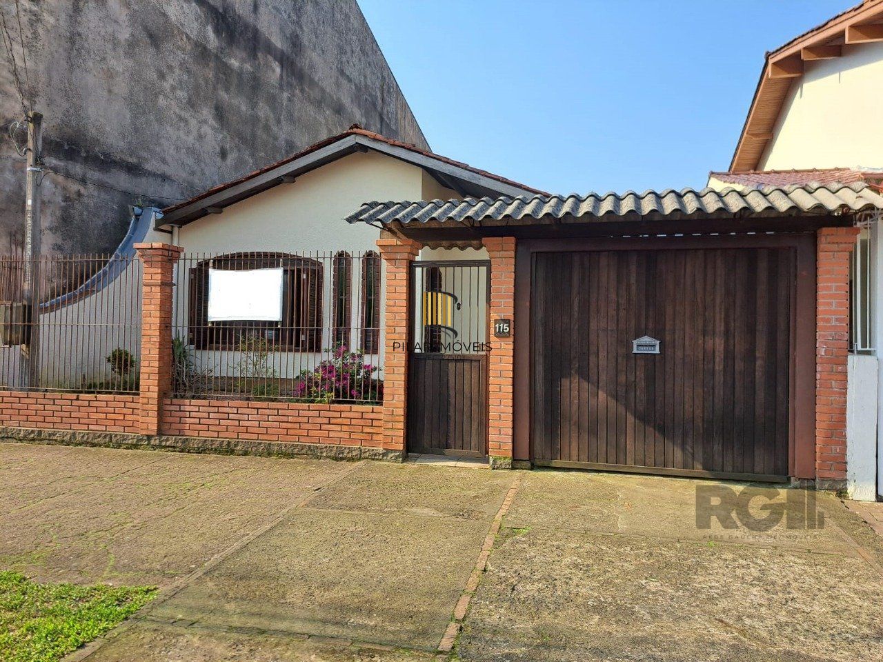 Casa 3 dormitórios, 1 suíte, vagas de garagem, Bairro Vila Marcia - Pilar Imóveis