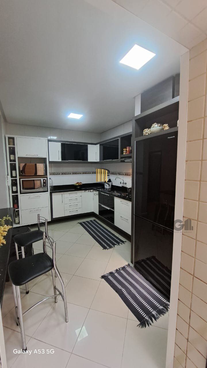 Apartamento semi mobiliado, 3 dormitórios, 1 siíte, 2 vagas, Bairro Vila Eunice