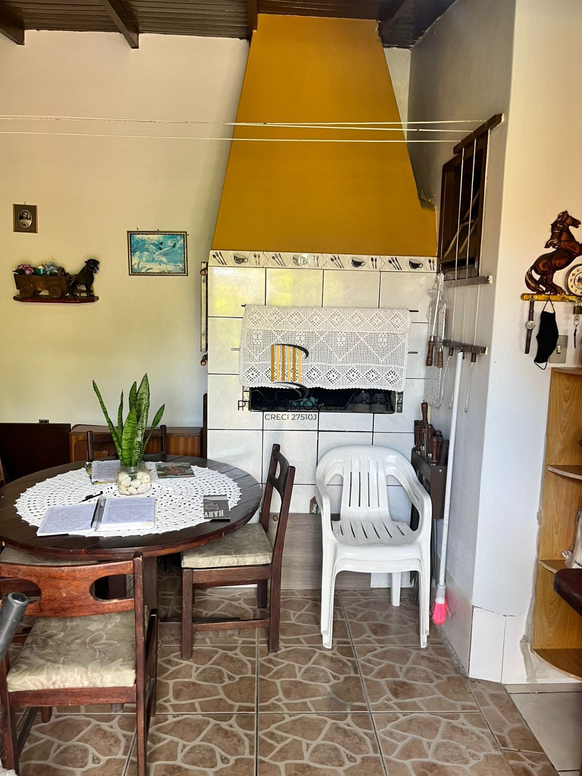 Casa 3 dormitórios, 1 suíte, 2 vagas, Bairro Parque Florido