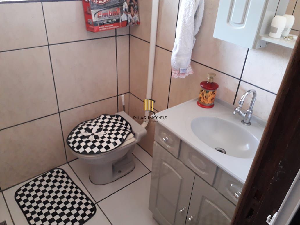 Casa de esquina 3 dormitórios, vaga de garagem, Bairro Monte Claro