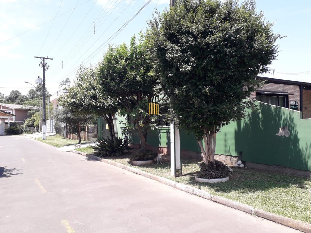 Casa de esquina 3 dormitórios, vaga de garagem, Bairro Monte Claro