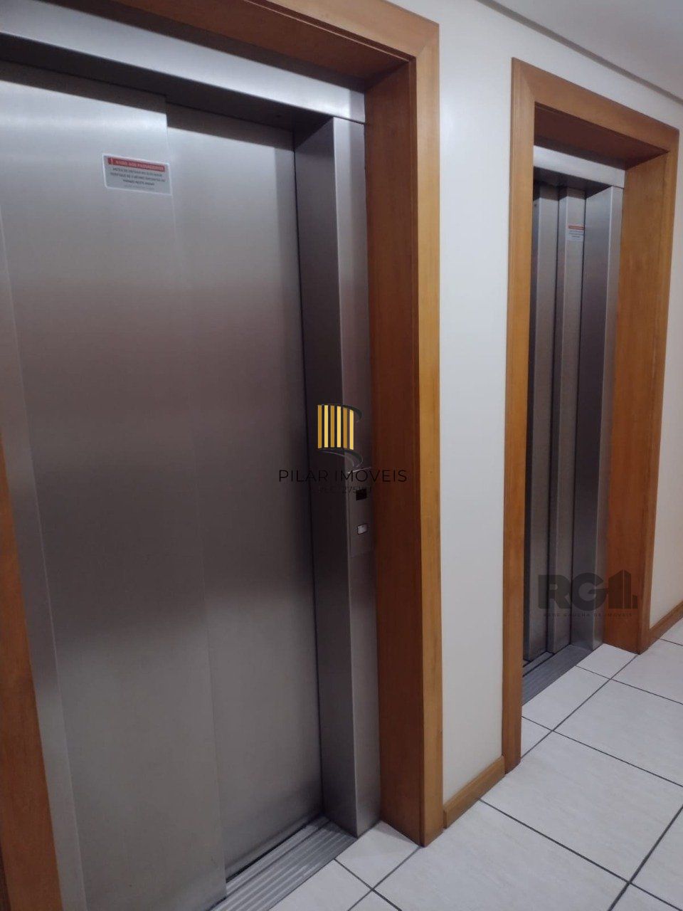Apartamento mobiliado, 3 dormitórios, 2 suítes, 2 vagas, Bairro Vila Eunice