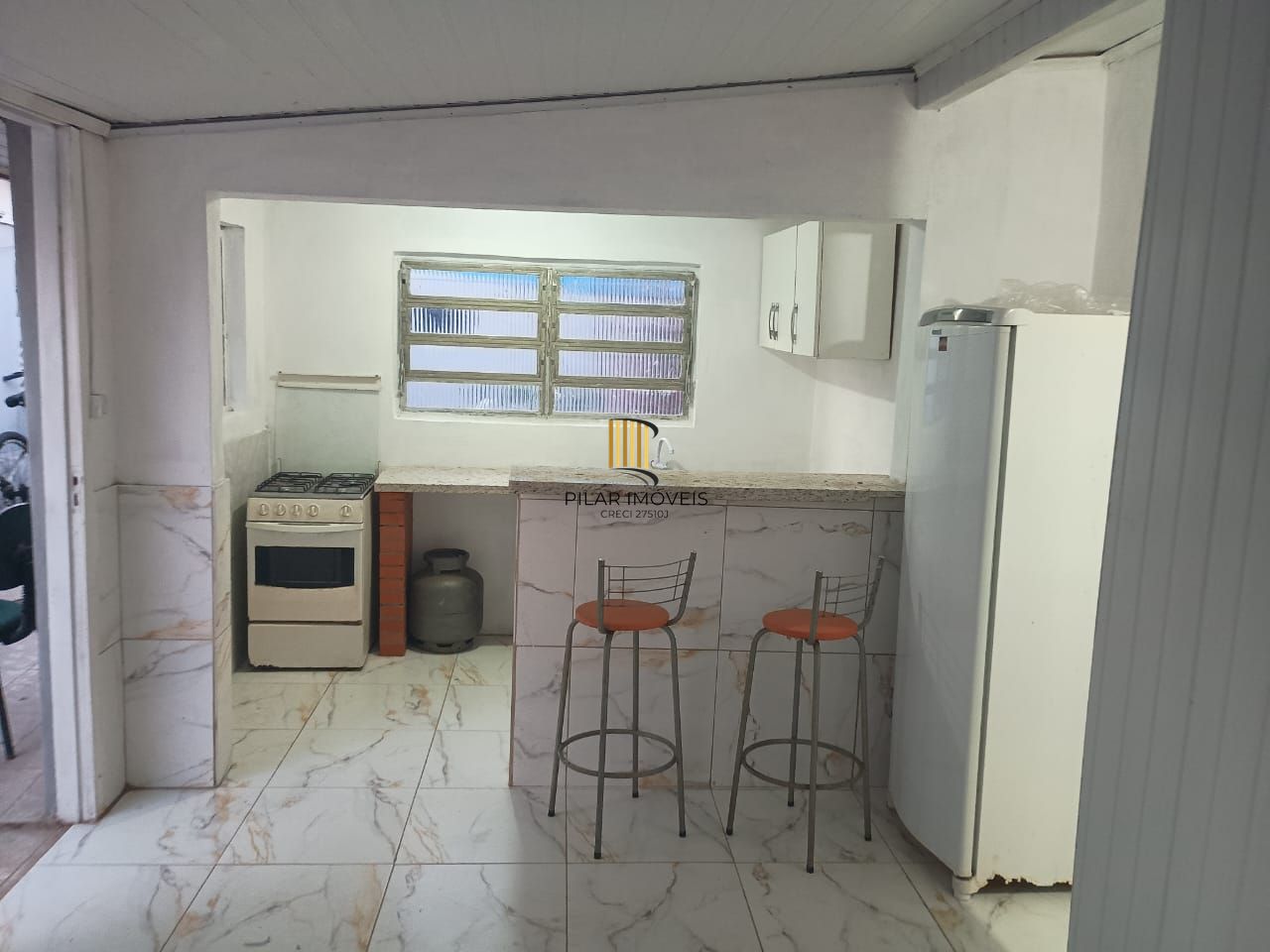 Casa 2 dormitórios, 1 suíte, 2 vagas
