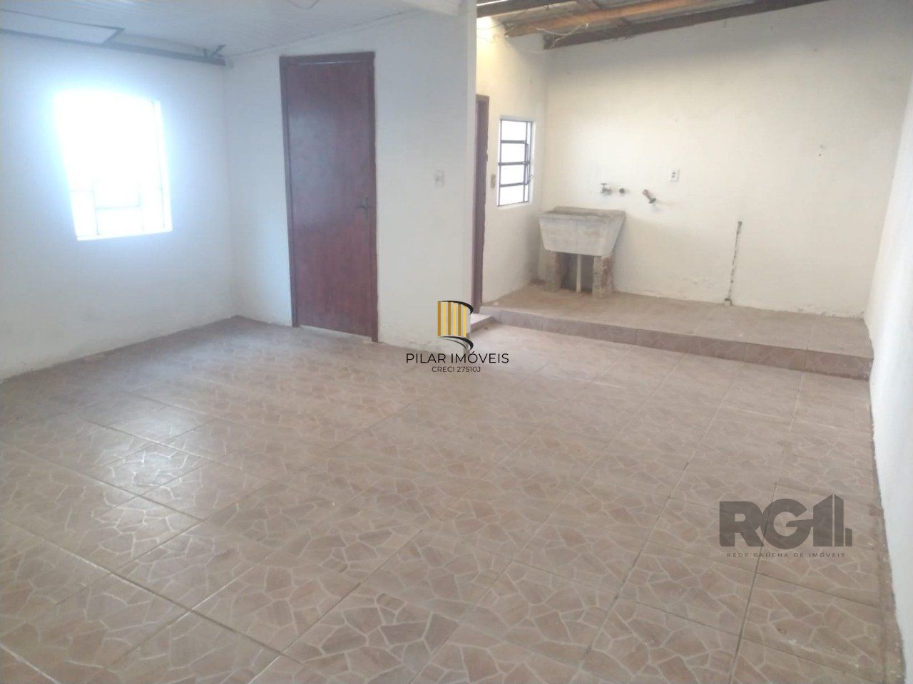 Casa 2 dormitórios, 1 vaga, Bairro Vila Cachoeirinha