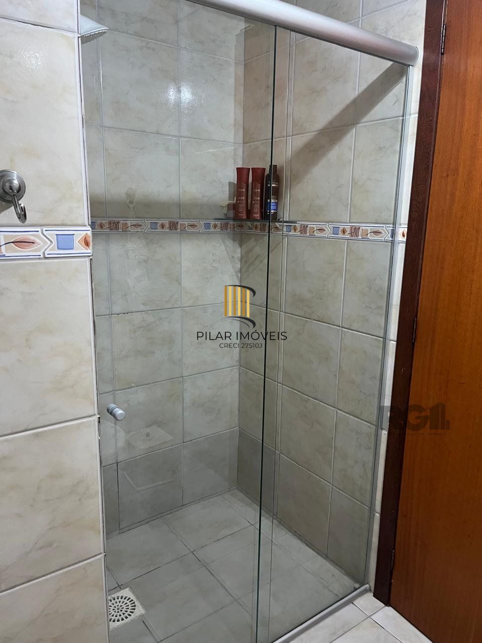 Apartamento térreo, 2 dormitórios, 1 suíte, 2 vagas, Bairro Vista Alegre