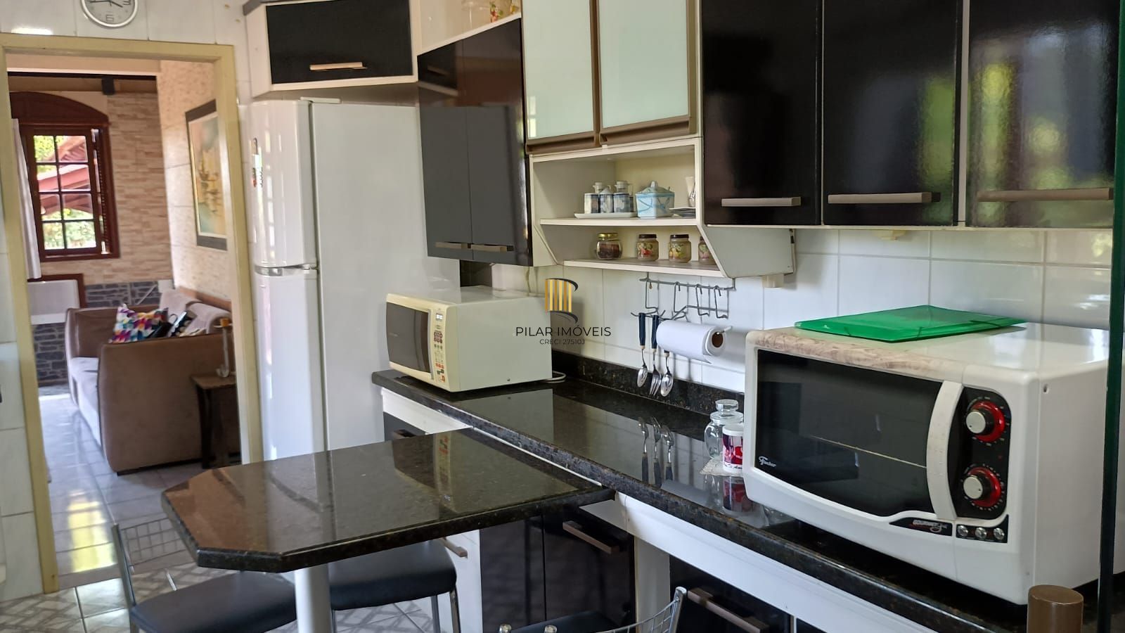 Casa 3 dormitórios, 1 suíte, 2 vagas, Bairro Monte Carlo