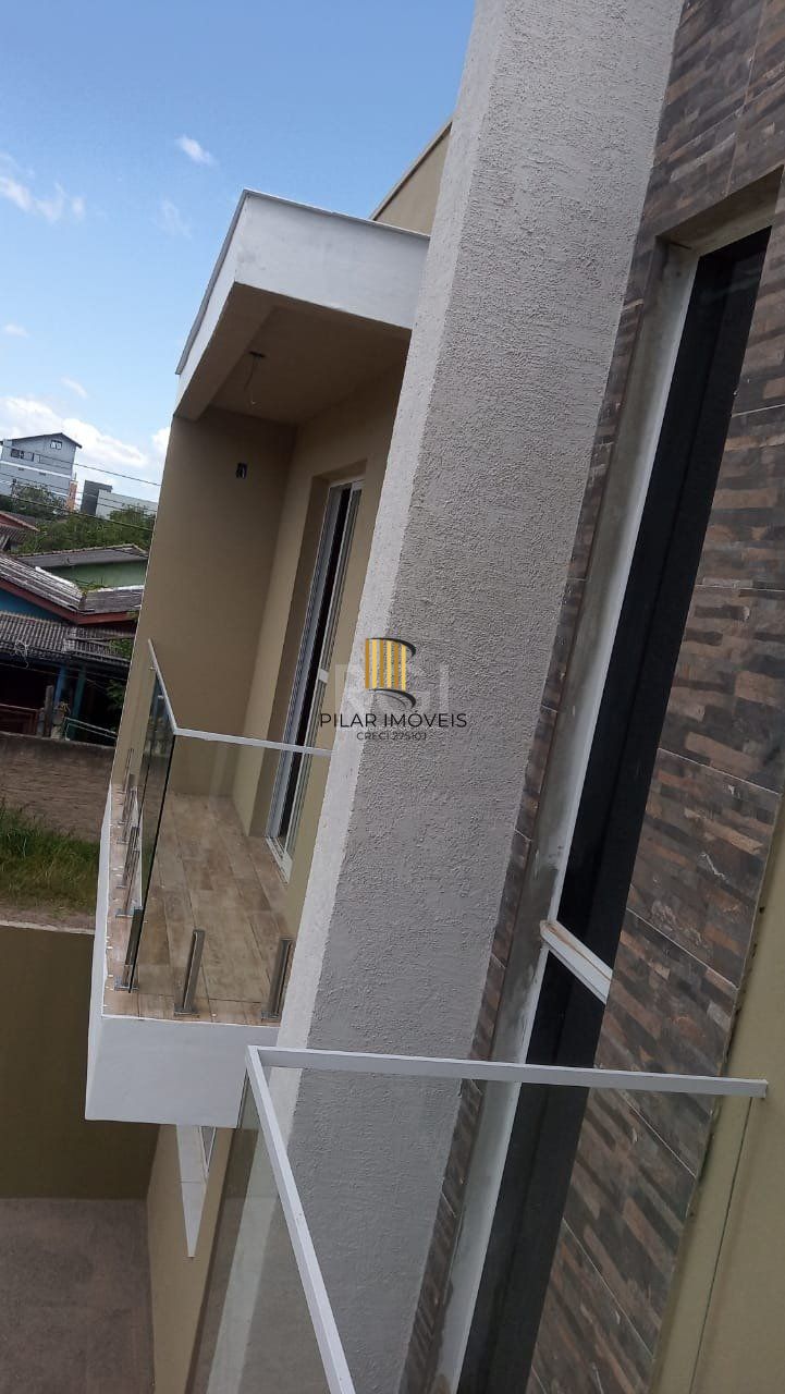 Sobrado 2 dormitórios, vaga de garagem, Bairro Passos dos Ferreiros