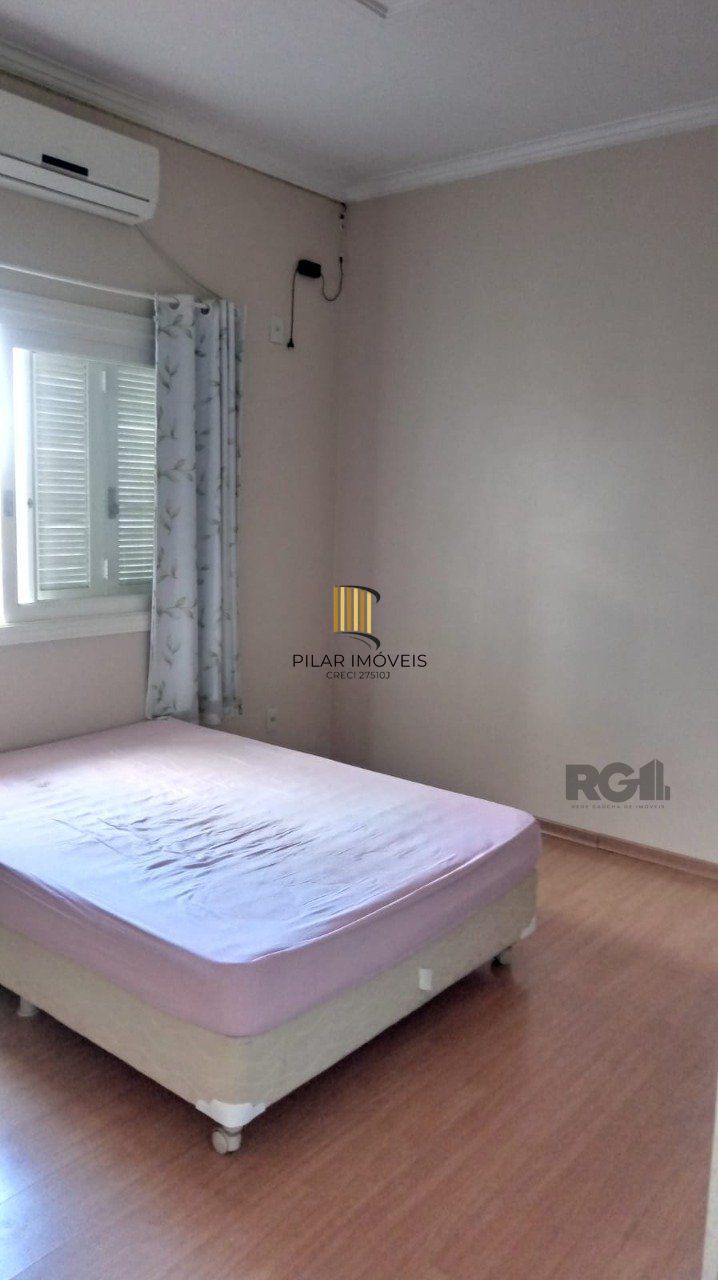 Casa sobrado semi mobiliado, 3 dormitórios, 1 suíte master, vagas de garagem, Bairro Parque da matriz