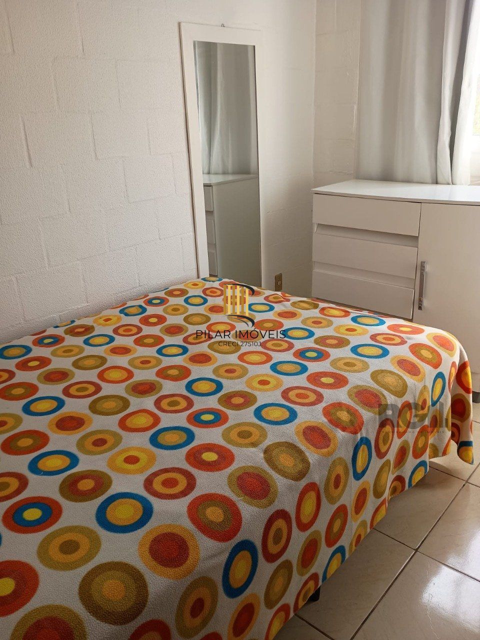 Apartamento semi mobiliado, 2 dormitórios, vaga de garagem, Bairro Santa Fé