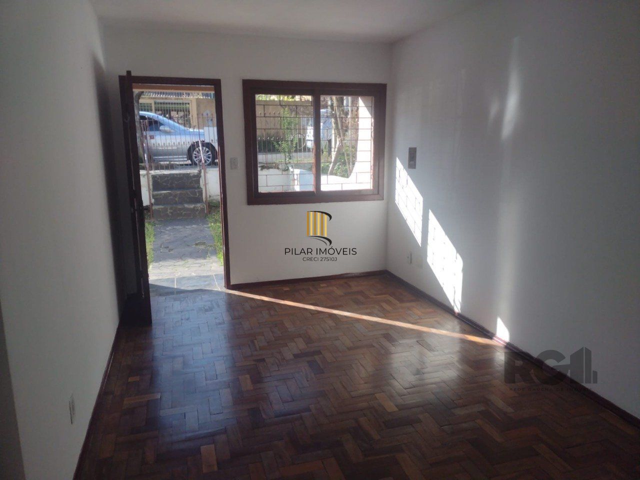 Casa 2 dormitórios, 1 vaga, Bairro Vila Cachoeirinha