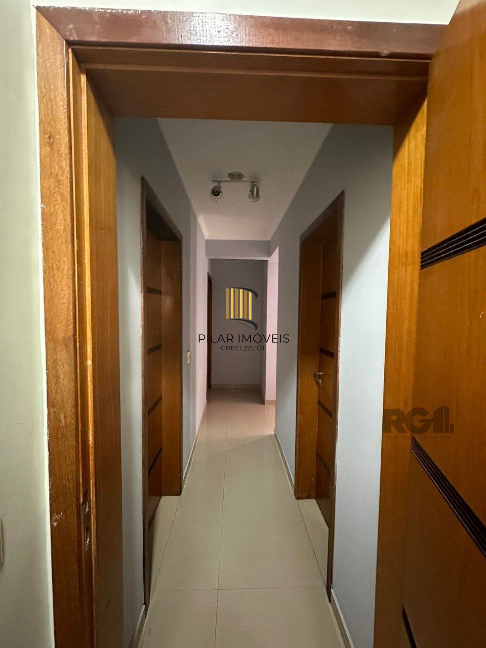 Apartamento cobertura 3 dormitórios, 1 suíte, vaga de garagem, Bairro Vila Cachoeirinha