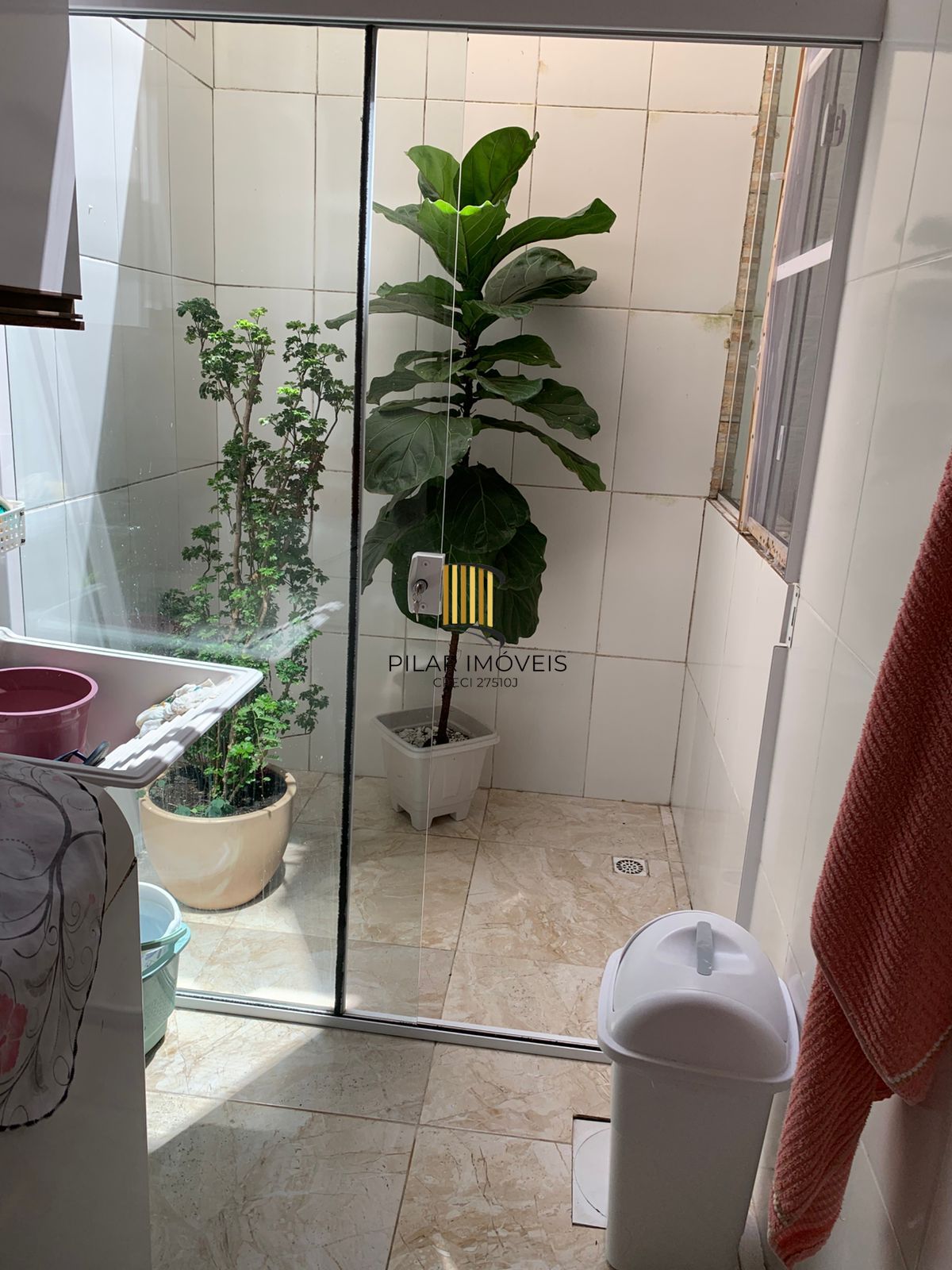 Casa 3 dormitórios, 2 vagas, Bairro Imbui