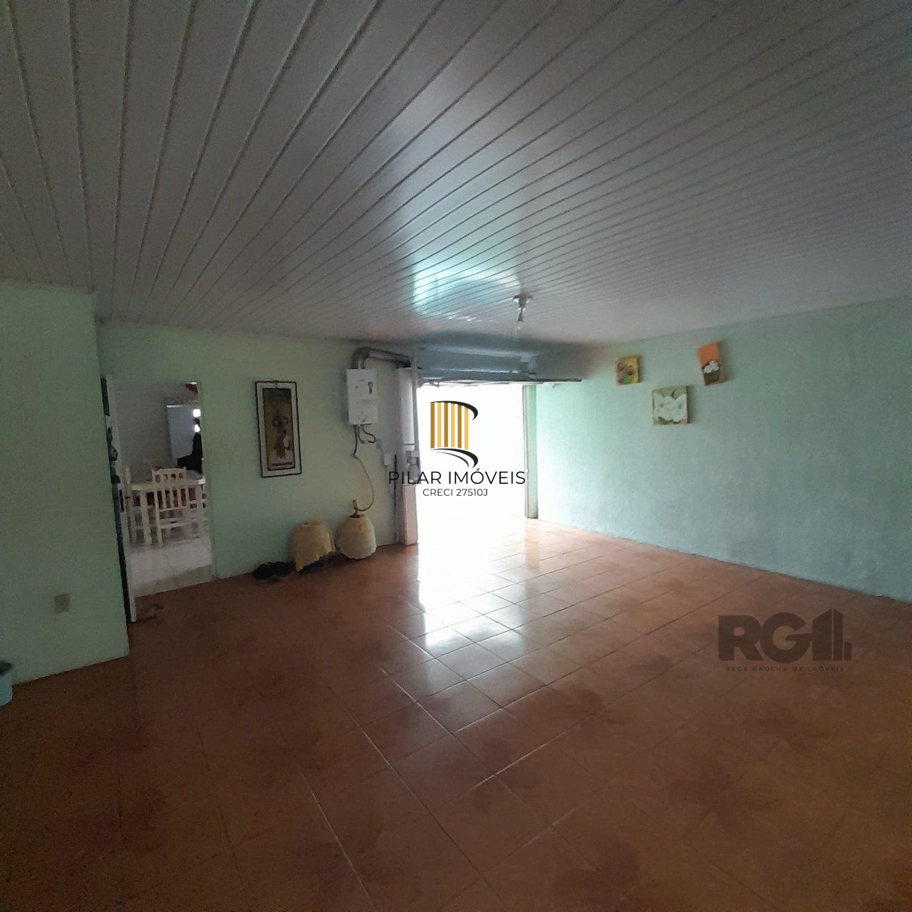 Casa 2 dormitórios, vaga de garagem, bairro São Judas Tadeu