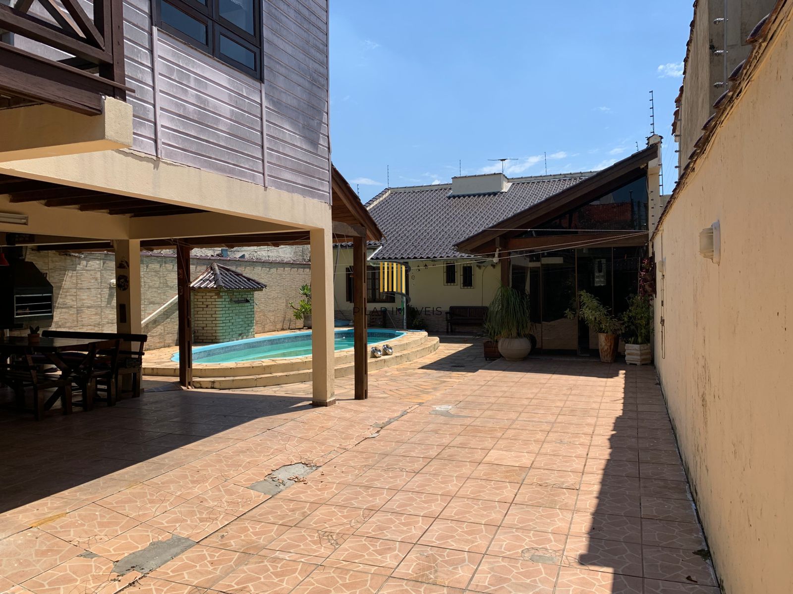 Casa 3 dormitórios, 2 vagas, Bairro Imbui