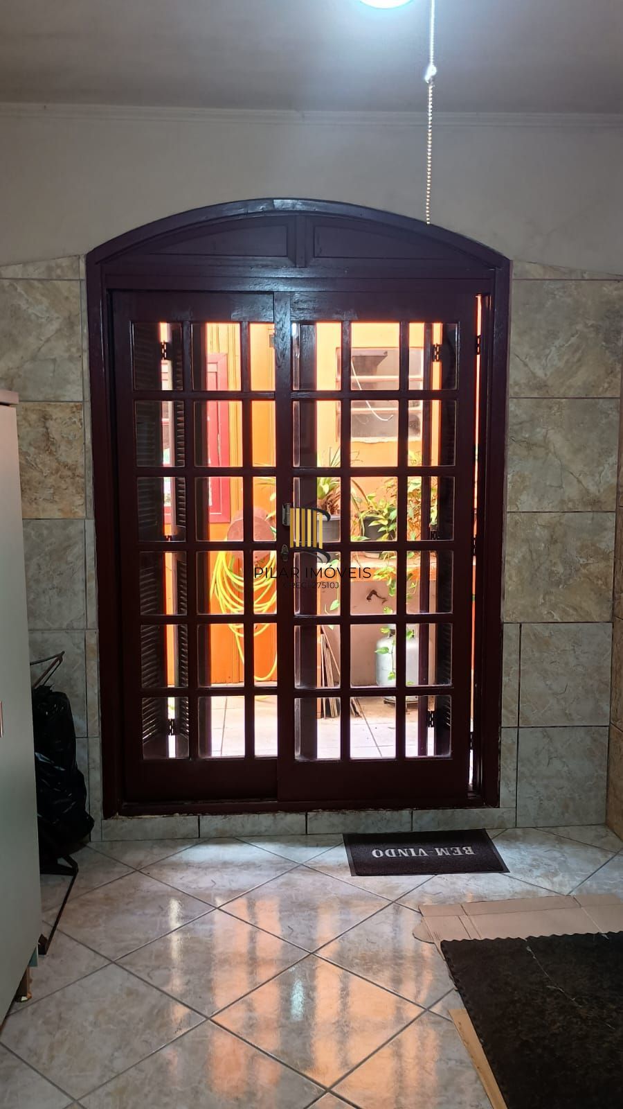 Casa 3 dormitórios, 1 suíte, 2 vagas, Bairro Monte Carlo