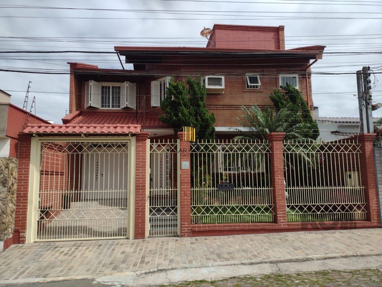 Casa semi mobiliada, 4 dormitórios, 5 vagas Bairro Vila Cachoeirinha - Pilar Imóveis