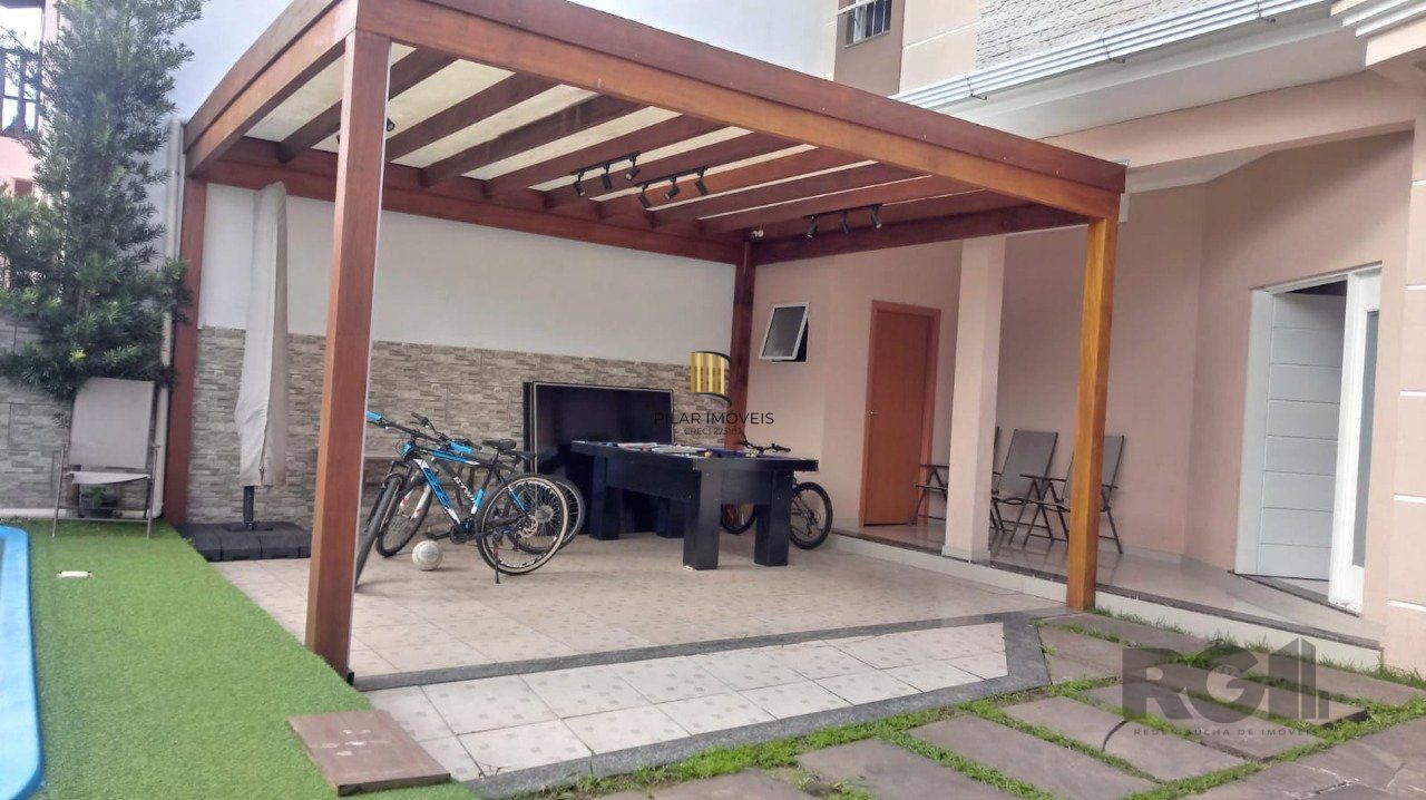 Casa sobrado semi mobiliado, 3 dormitórios, 1 suíte master, vagas de garagem, Bairro Parque da matriz