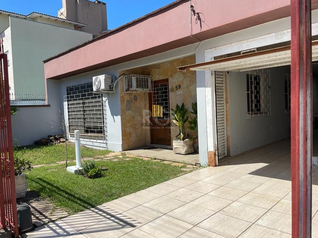 Casa semi mobiliada, 3 dorms, 3 vagas de garagem, Bairro Ponta Porã - Pilar Imóveis