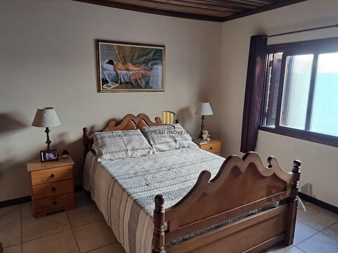 Casa 3 dormitórios, 1 suíte, vagas de garagem, Bairro Vila Marcia