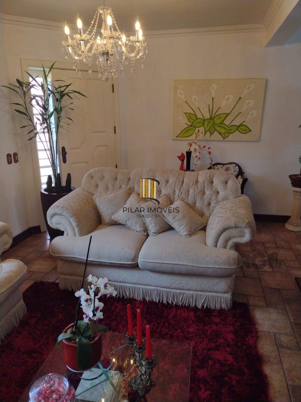 Casa semi mobiliada, 4 dormitórios, 5 vagas Bairro Vila Cachoeirinha