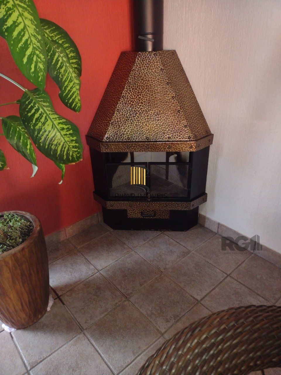 Casa semi mobiliada, 4 dormitórios, 5 vagas Bairro Vila Cachoeirinha