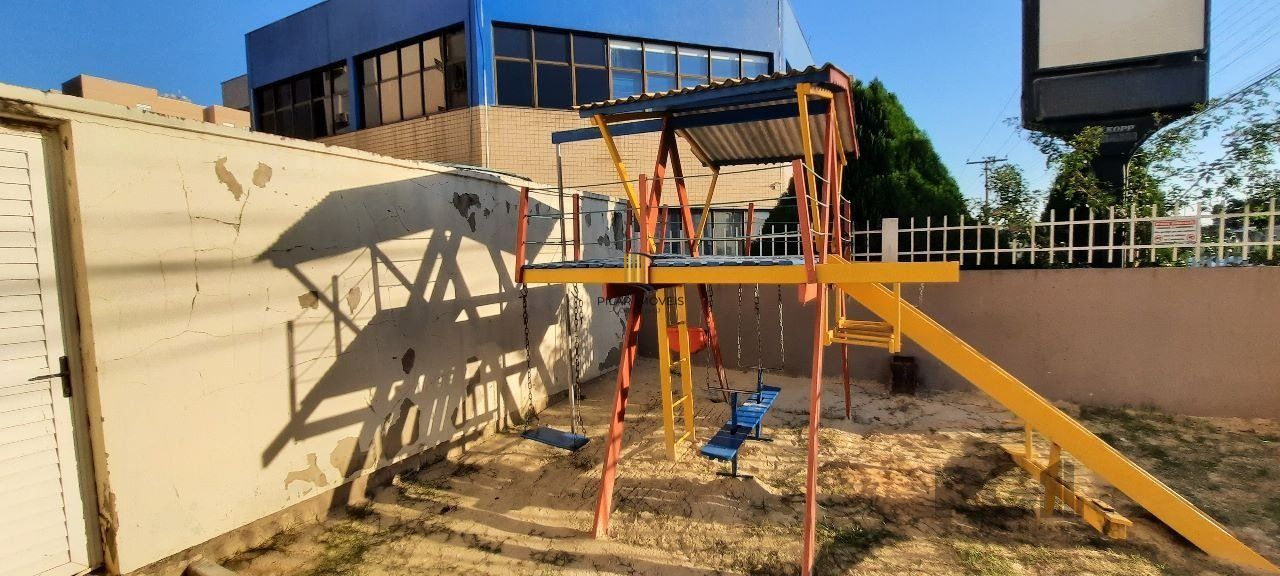 Apartamento semi mobiliado, 3 dormitórios, 1 suíte, vaga de garagem, Bairro  Princesa Izabel