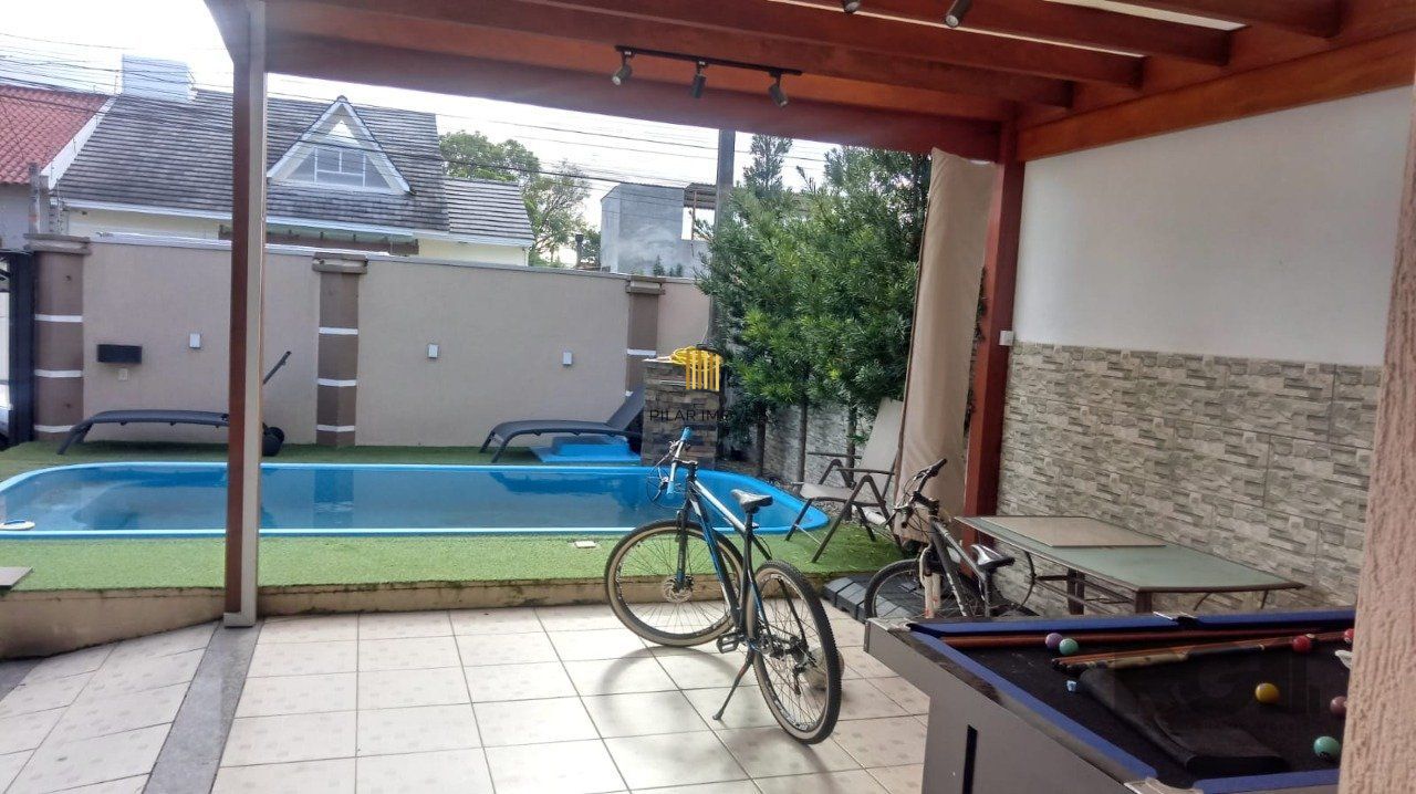 Casa sobrado semi mobiliado, 3 dormitórios, 1 suíte master, vagas de garagem, Bairro Parque da matriz