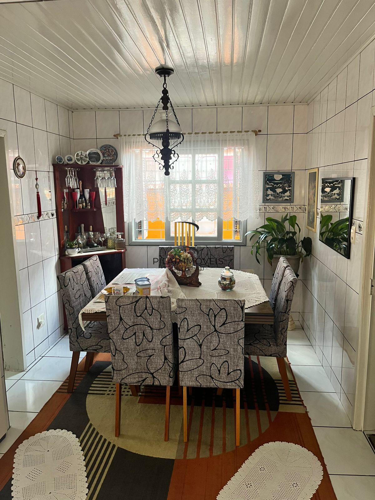 Casa 3 dormitórios, 1 suíte, 2 vagas, Bairro Parque Florido