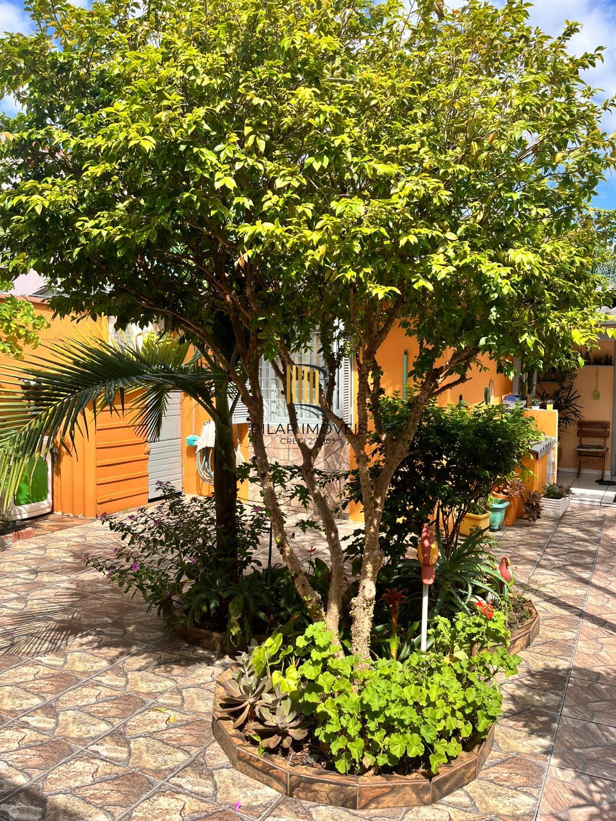 Casa 3 dormitórios, 1 suíte, 2 vagas, Bairro Parque Florido