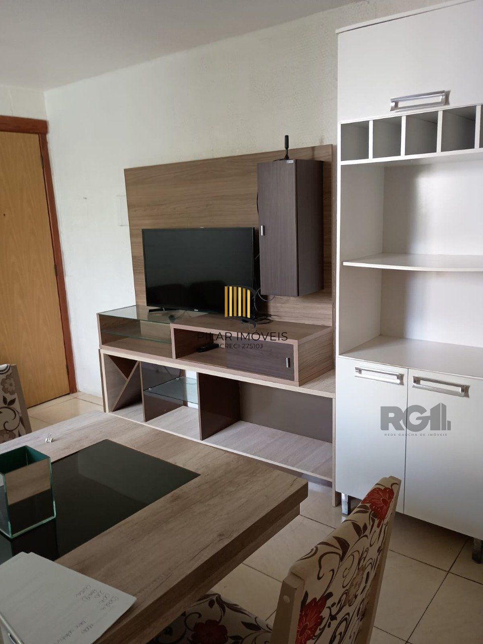 Apartamento semi mobiliado, 2 dormitórios, vaga de garagem, Bairro Santa Fé