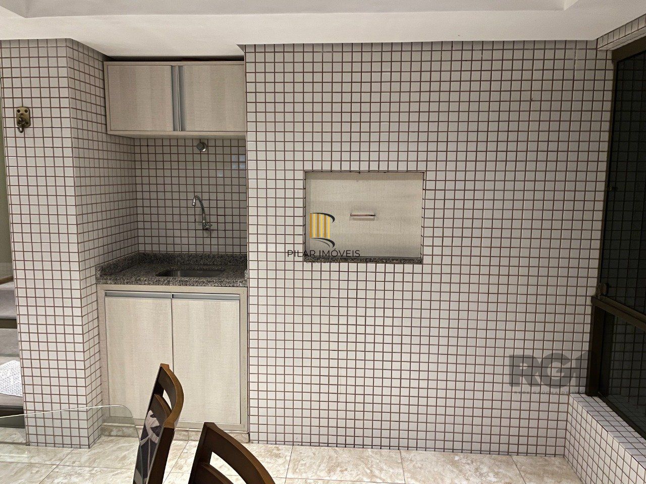 Apartamento mobiliado, 3 dormitórios, 1 suíte, vaga de garagem, Bairro Vila Eunice